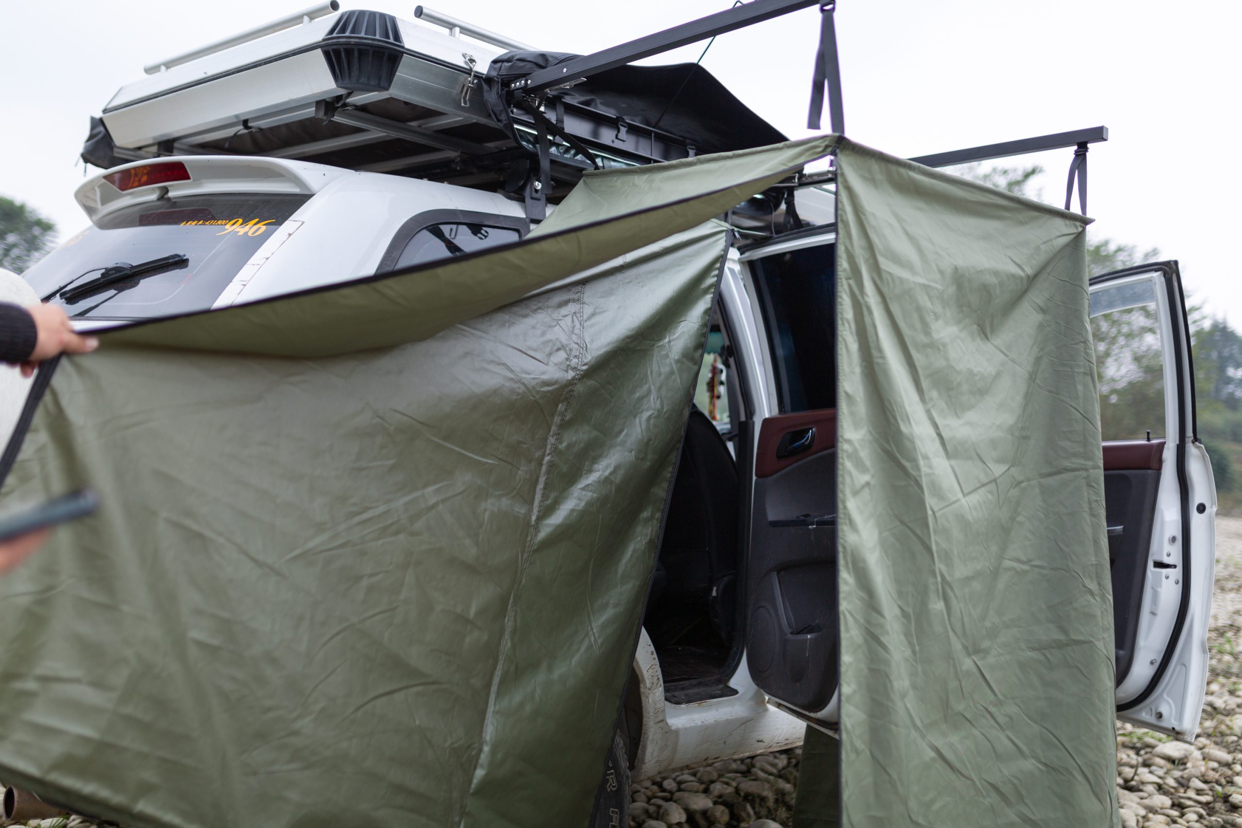 car side shower tent 03